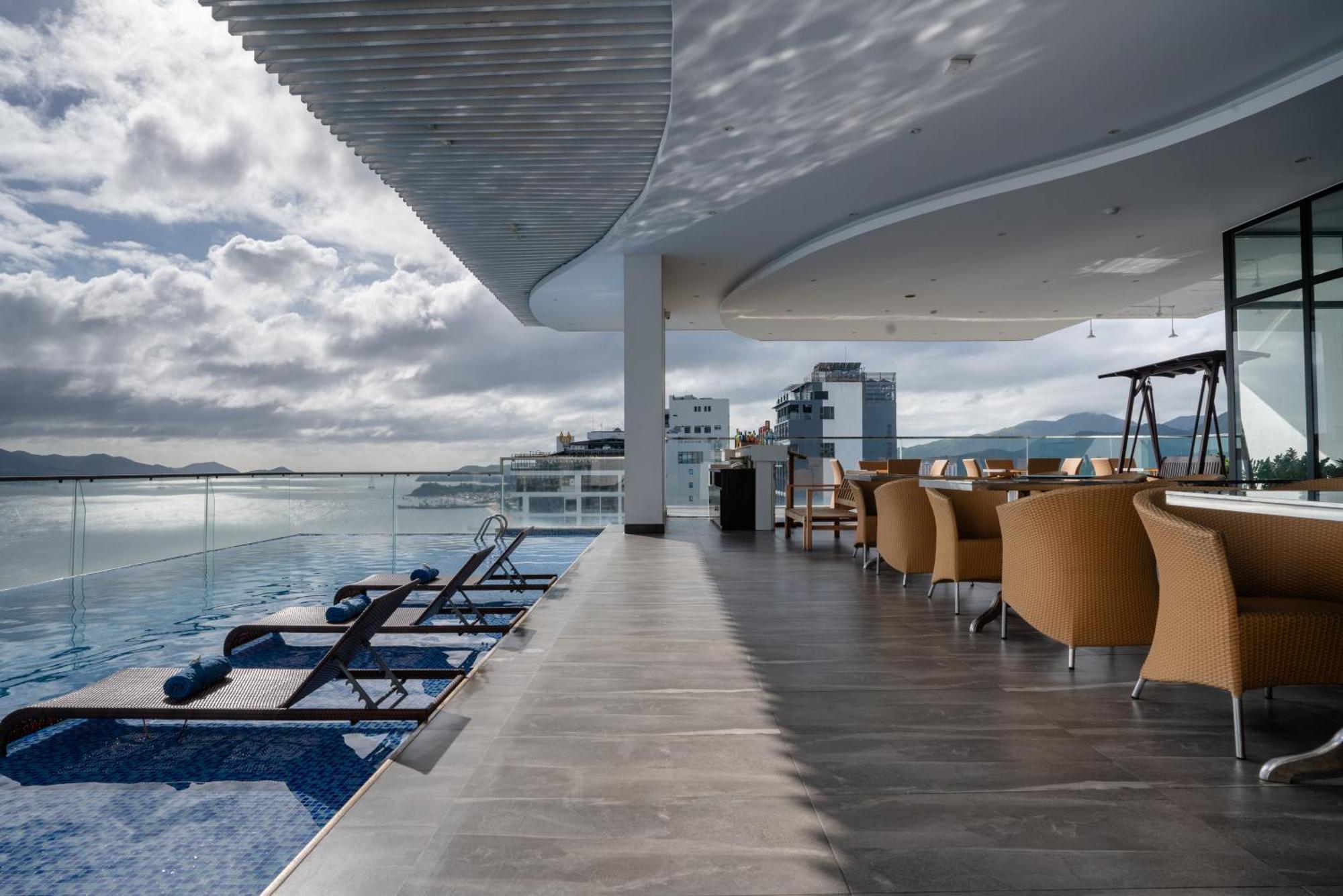 Majestic Premium Hotel Nha Trang Esterno foto